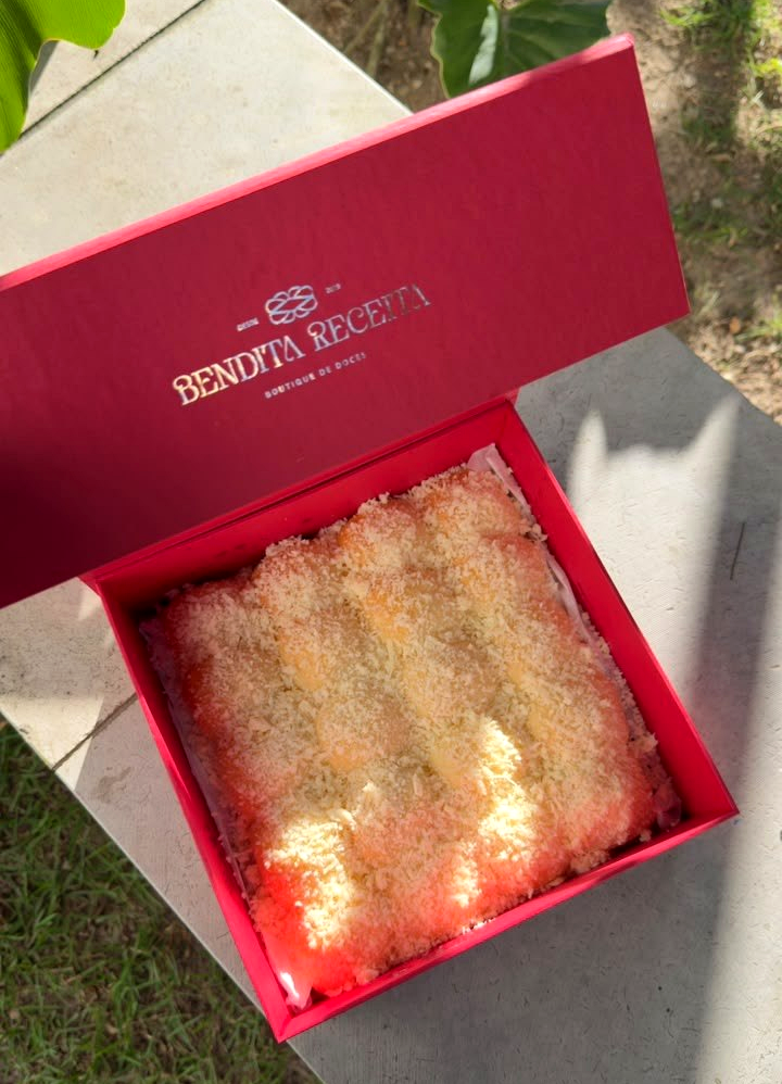 Caixa Bendita Receita Boutique de Doces com os pãozinhos